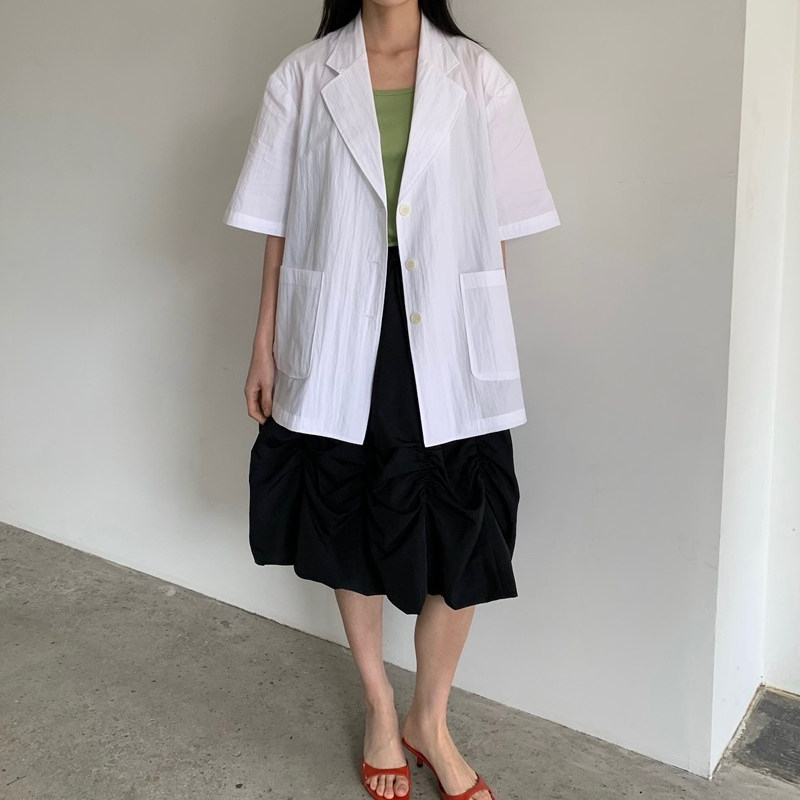 2026年夏季新款韩版宽松时尚薄款透气五分袖单排扣棉麻西装外套女