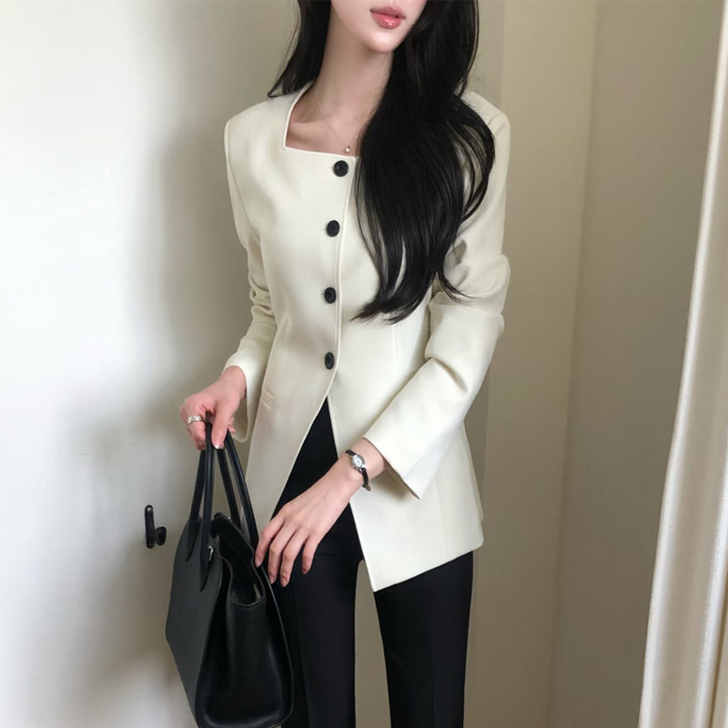 2026秋季气质方领显瘦西装外套女
