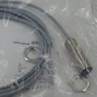全新原装BES007J巴鲁夫接近开关感测器BES M18MI-NSC80B-BV03询价