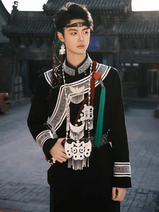 出租彝族衣服凉山云南彝族衣服上衣传统衣服绣款男款外套