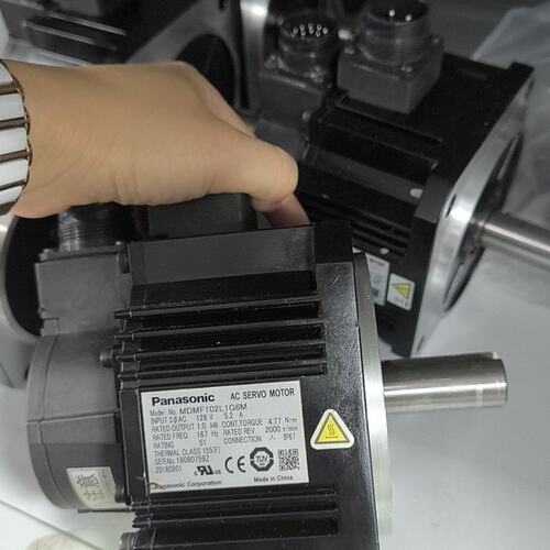 议价A6伺服电机 MDMF102L1G6M ，成色不错，功能测试