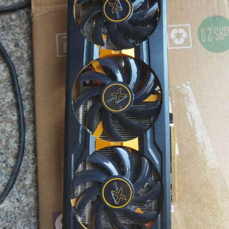 议价蓝宝石R9 290X 4G 只会用鲁大师测，