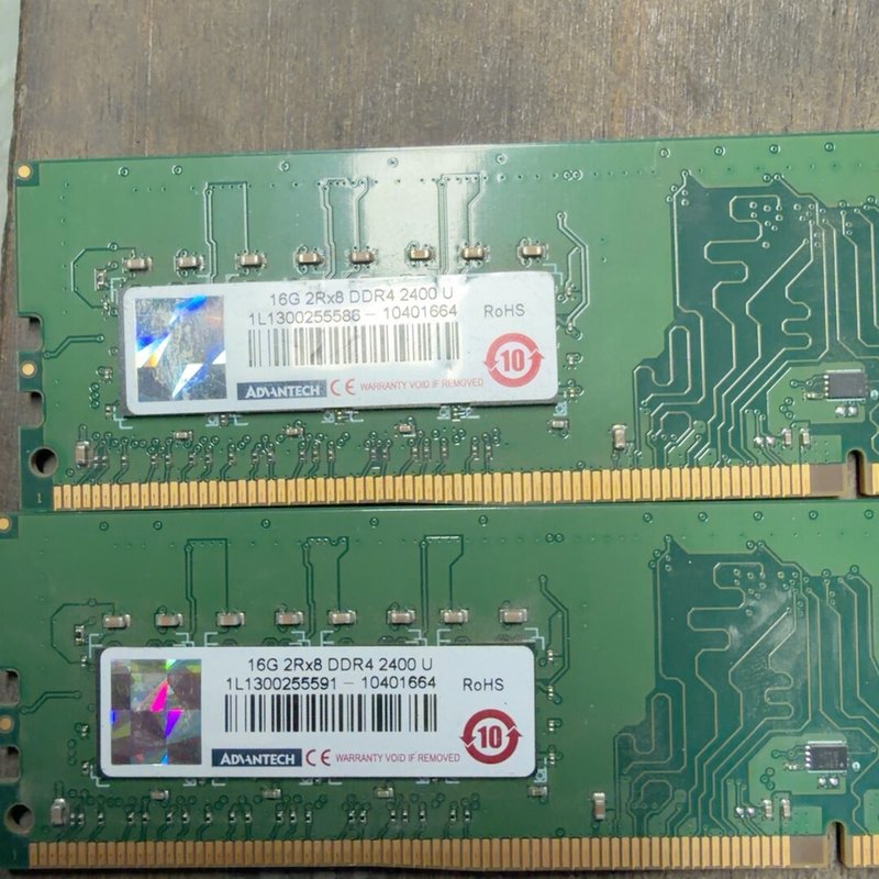 议价DDR4 16GB内存条。