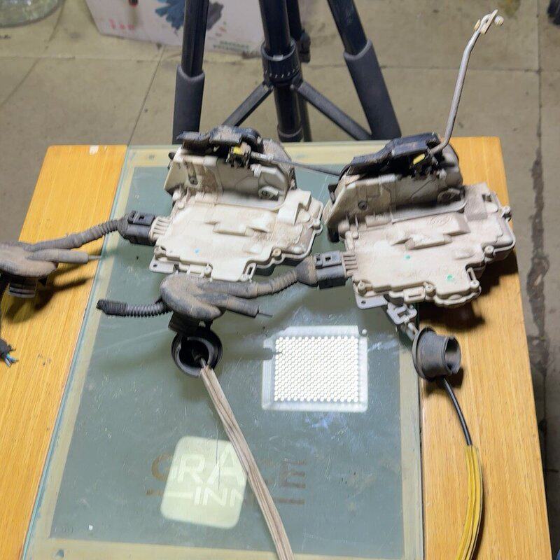 议价奥迪A6L C6车门锁块 前门后门都有货