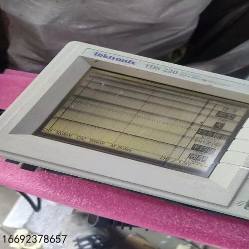 议价泰克TDS220拆配件吧通电后屏幕闪