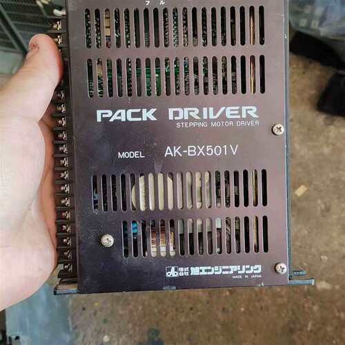 议价旭工驱动器 AK-BX501V功能正常，外观如图