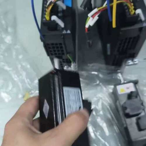议价660PS脉冲型 100w 200w伺服马达带刹不带刹