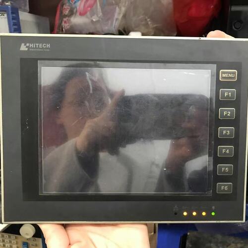 议价触摸屏PWS6800C-P ，通电如图所示 灯