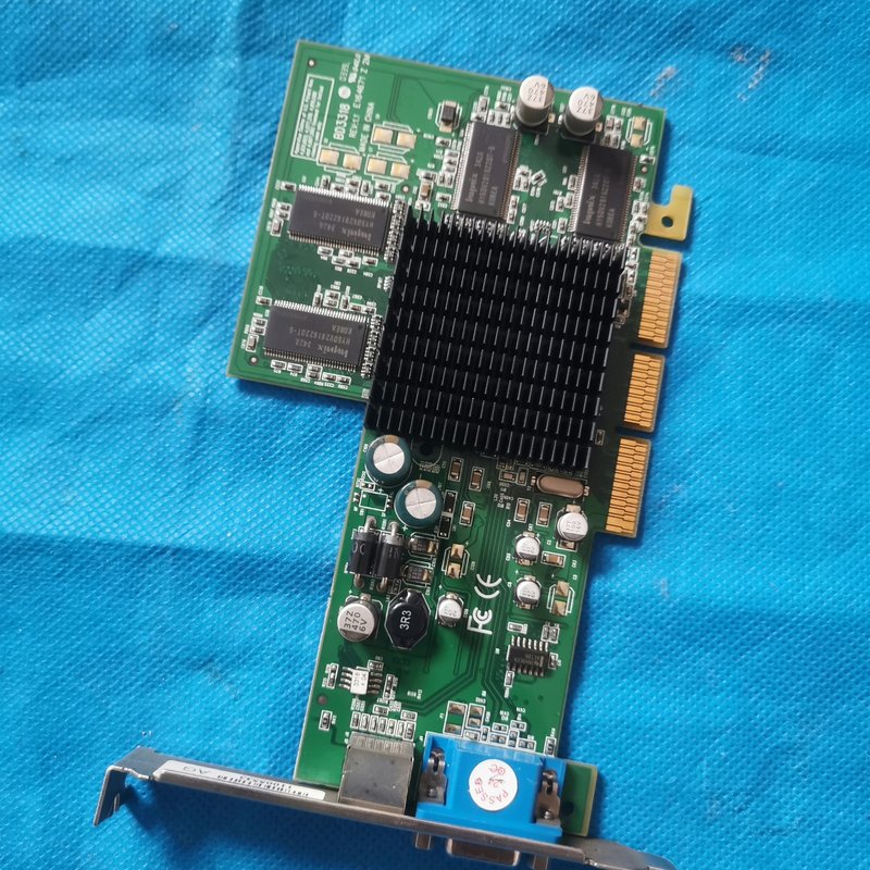 议价ATI Radeon 9200显卡,AGP接口,RV280核