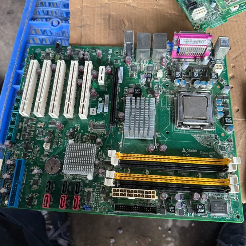议价一块M-322主板，带英特尔酷睿2双核E