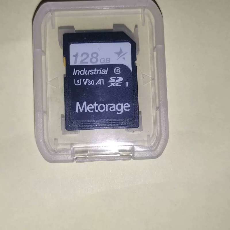 议价星火科技metora工业级sD卡128GB的有4张可