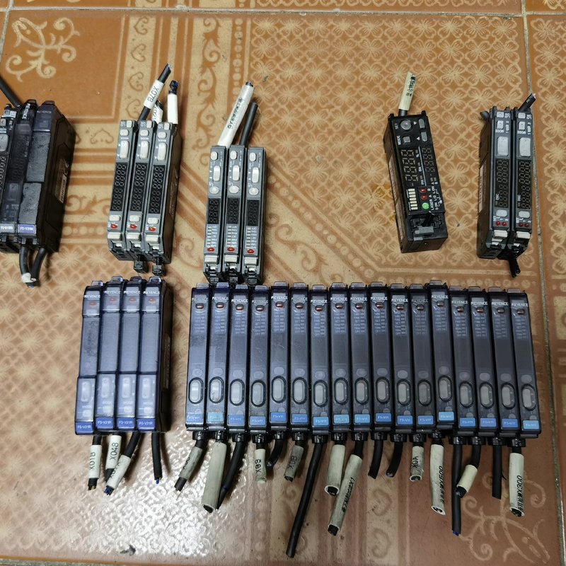 议价光纤放大器下来的，功能正常，部分没有盖子了，处