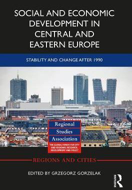 预售 按需印刷 Social and Economic Development in Central and Eastern Europe