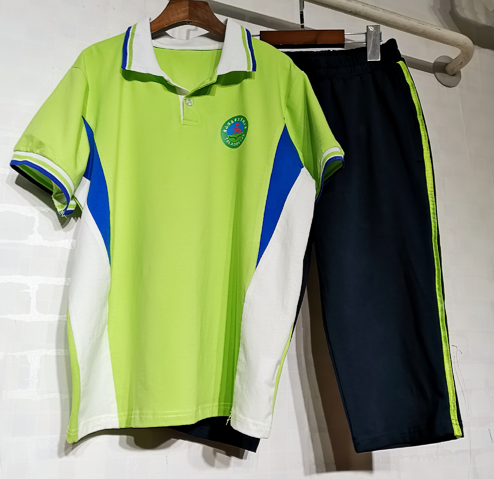 来图定做中小学校服园服毕业