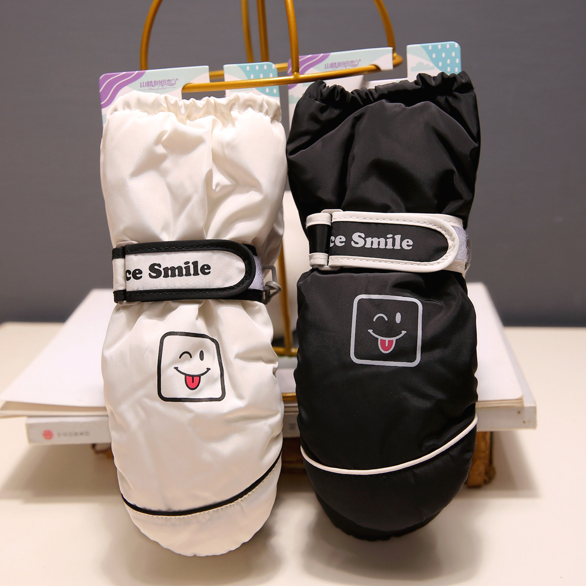 儿童滑雪手套男冬季加绒保暖防水防滑3到6岁女孩包指玩雪骑行防寒