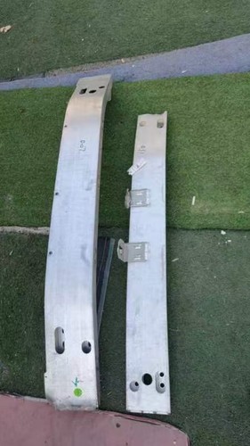 理想杠铁防撞梁原厂拆车