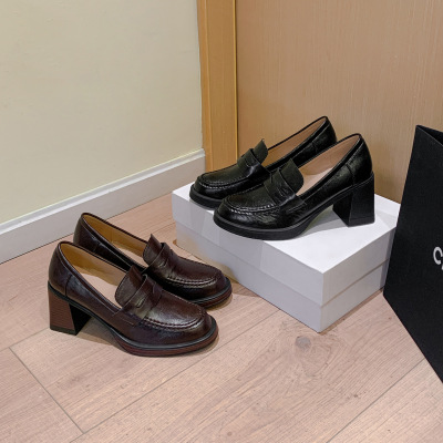 乐福鞋女款冬季2025新款真皮软底不累脚黑色法式赫本风高跟小皮鞋