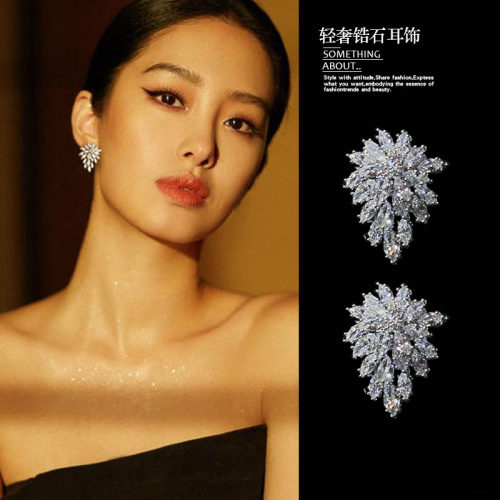 明星气质无耳洞闪亮锆石无痛耳夹女新娘结婚礼服轻奢高级感夹耳饰