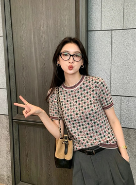 港米服饰/2026秋新款~G字母红色千鸟格闪丝提花短袖针织衫