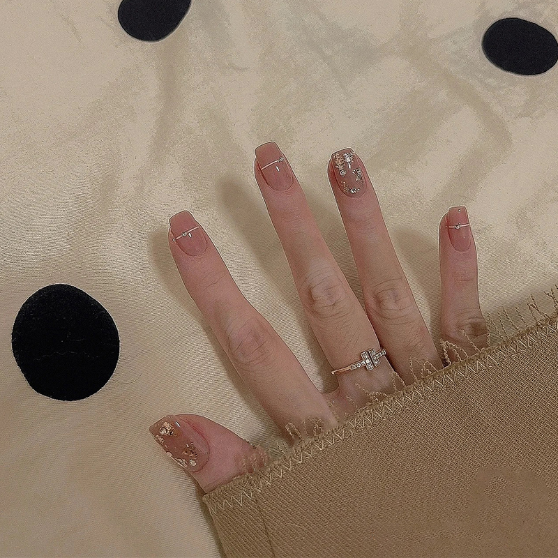 Lilynail简约银箔钻手工穿戴甲