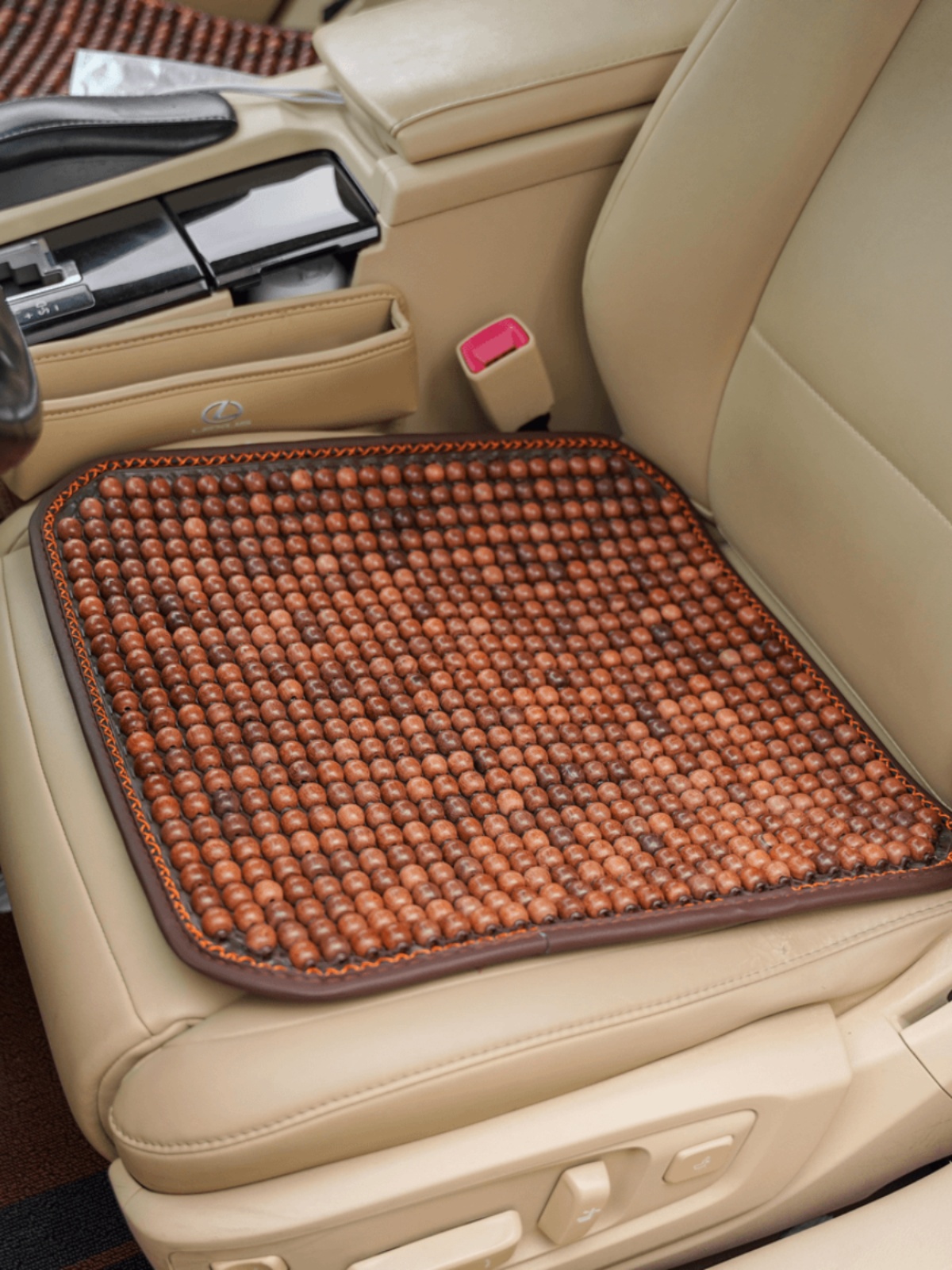 2024新款汽车坐垫夏季通用全包通风凉席坐垫菩提子木珠按摩单片