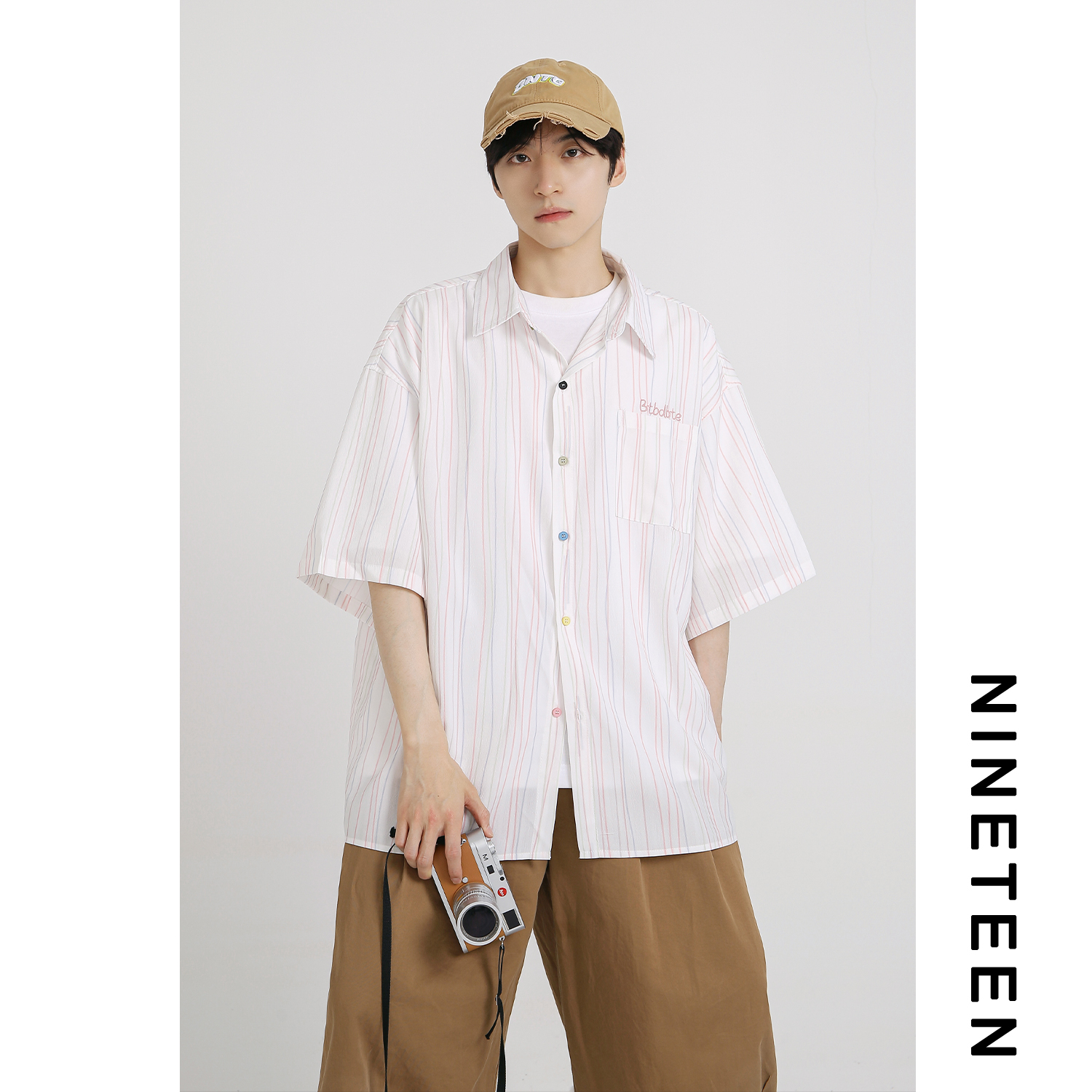 十九秋/夏装新款青少年刺绣字母撞色条纹短袖衬衫彩色扣子衬衣男