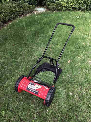 纯手动手推式割草机小型家用草坪修剪推平整除草展示样机可试用机