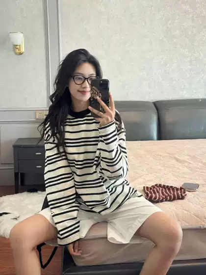 Vintage American Retro Tie-Dye Black and White Striped Heavyweight Long-Sleeve T-Shirt for Women, Casual Lazy Style Unisex Top