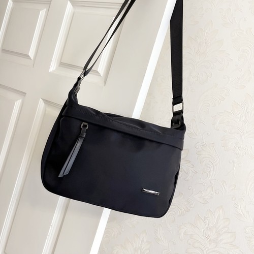 韩版新款单肩女包防水尼龙牛津布大容量旅行背包简约轻便斜挎大包