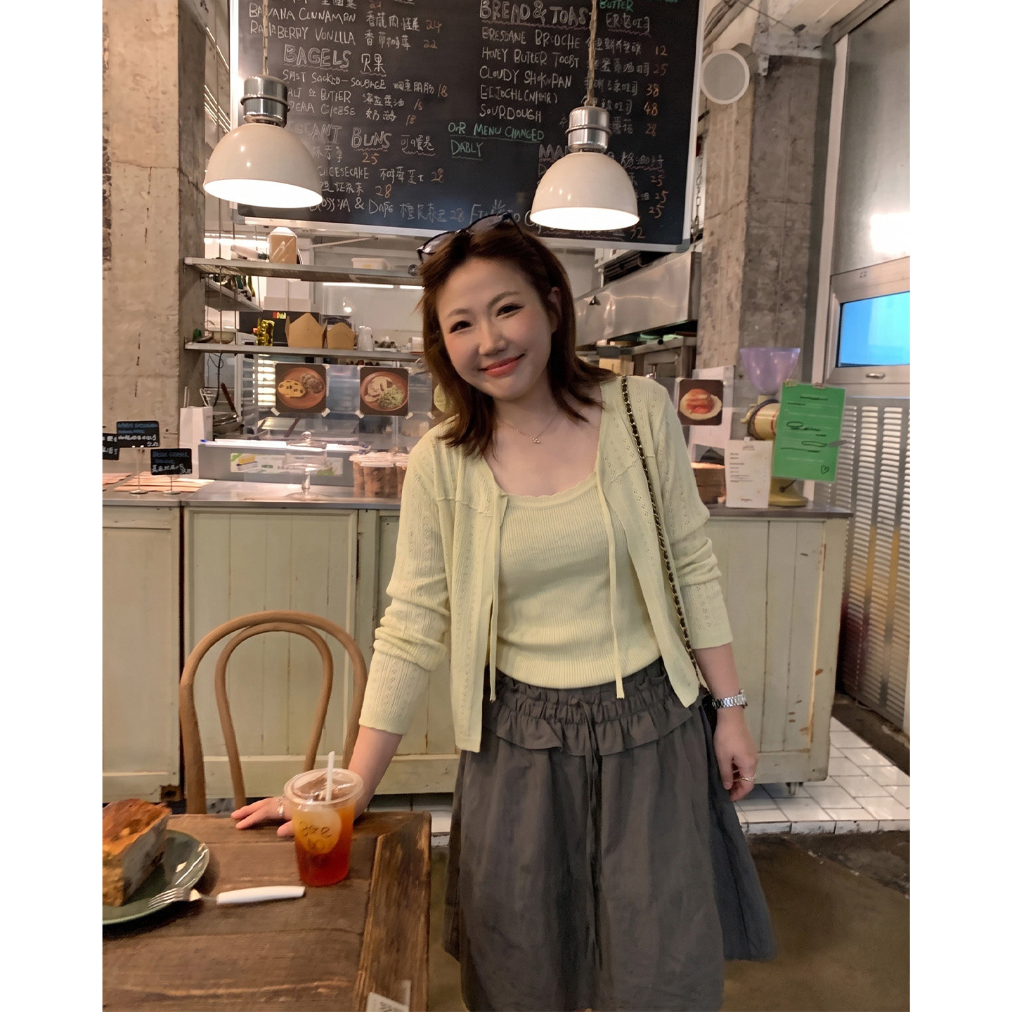 Q了个T大码女装早秋新款微胖mm针织开衫吊带两件套时髦套装高级感图片