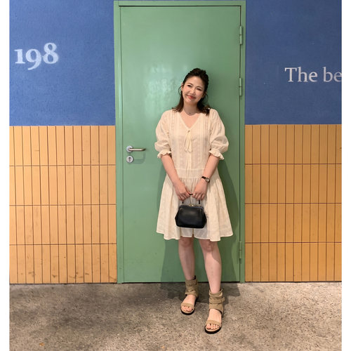 Q了个T大码女装微胖mm泡泡袖肌理感显瘦巨好看遮肉夏季绝美连衣裙