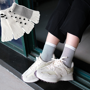 内田春夏黑白五指袜中短筒无骨棉袜百搭网红ins潮条纹分趾袜子女