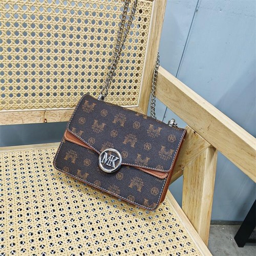 专柜撤柜真皮单肩斜挎包