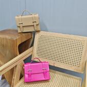 外贸出口尾货专柜清仓大甩卖尾货真皮特价 库存油蜡牛皮邮差包女包