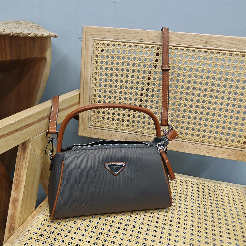 真皮枕头商场撤柜特价处理女士包