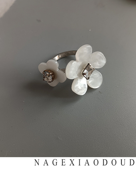 L5渠道货源少量库存白色醋酸板材花朵镶锆石夏日清新戒指