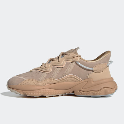 阿迪休闲女子时尚运动鞋