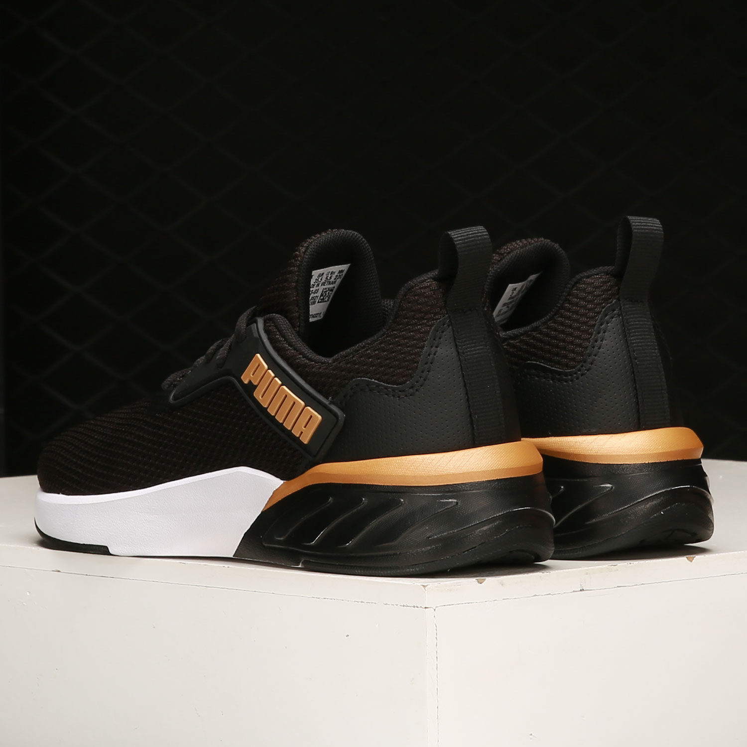 彪马女子运动跑步鞋195203-03