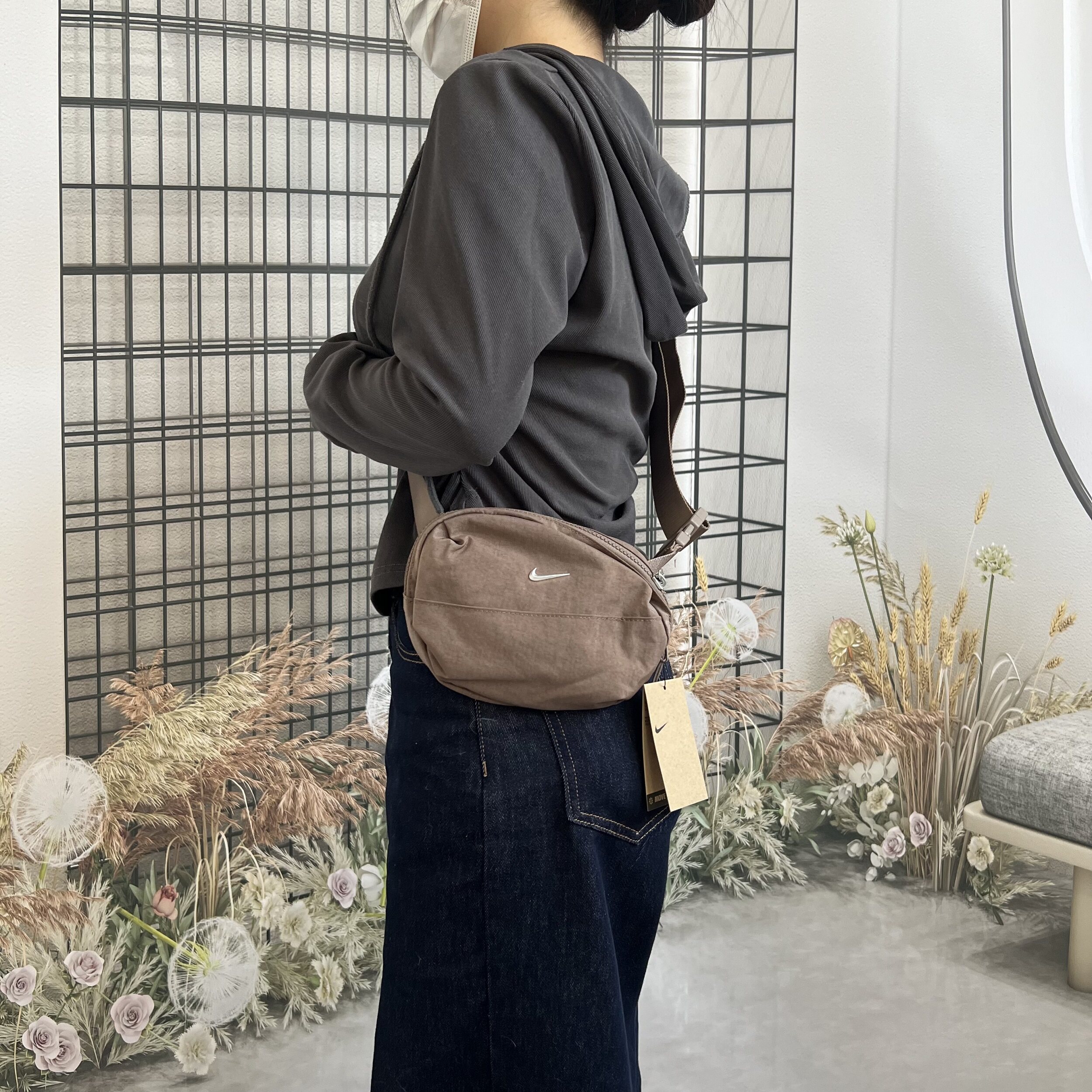 正品单肩包Nike耐克斜挎包夏季新款旅行包男女包腰包HM6120-214图片