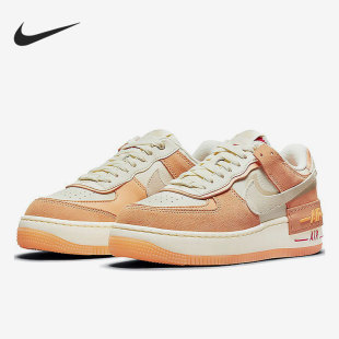 DM8157 Nike 潮流低帮轻便运动鞋 休闲女子时尚 700 耐克正品