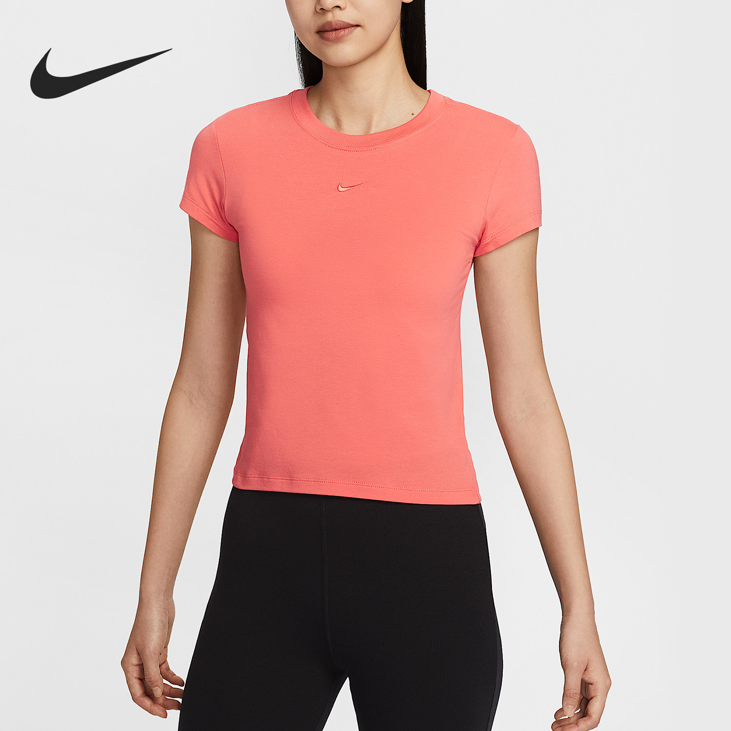 Nike/耐克官方正品舒适女士简约运动刺绣修身短款T恤FV5509-814