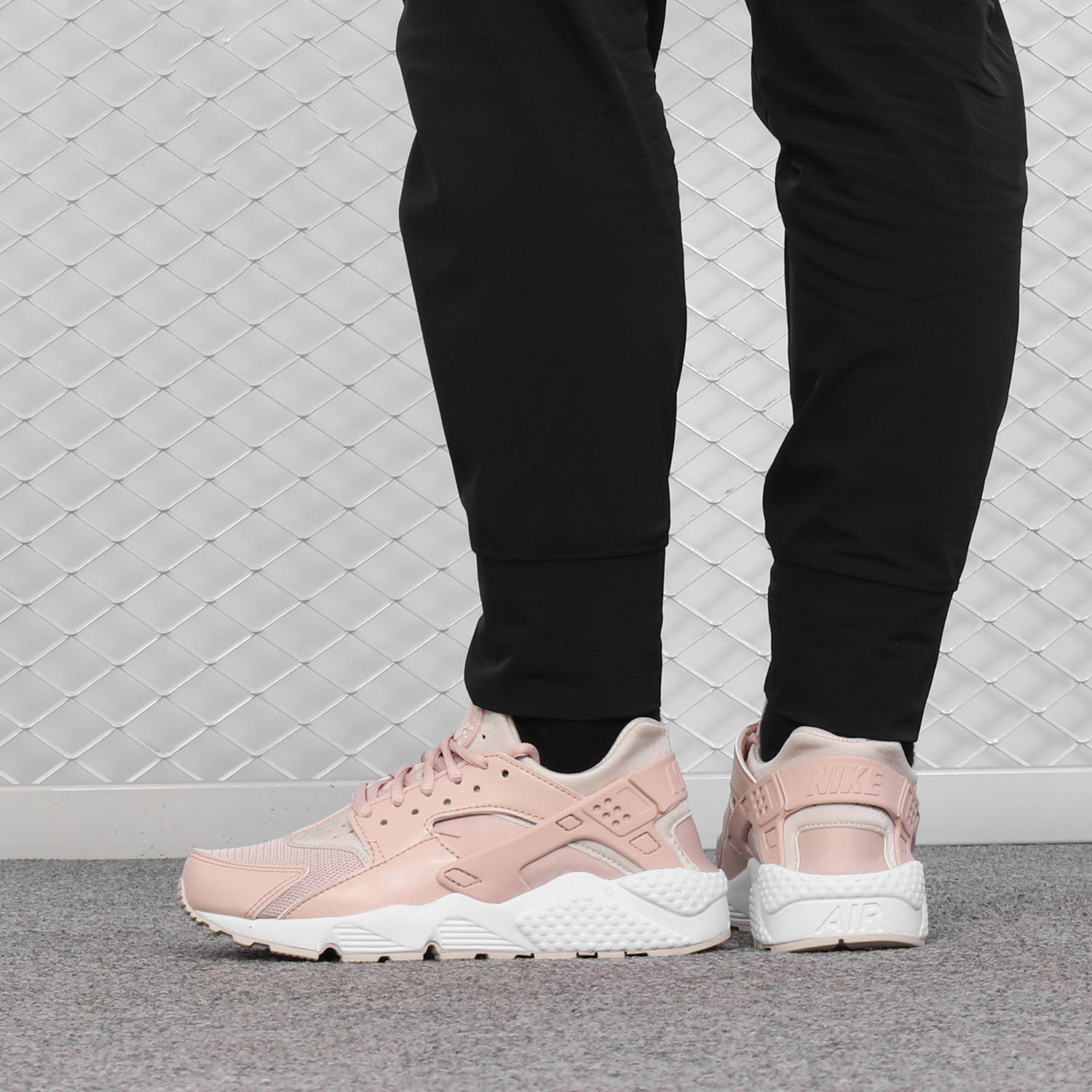 Nike/耐克正品AIR HUARACHE RUN华莱士女休闲运动跑步鞋 634835
