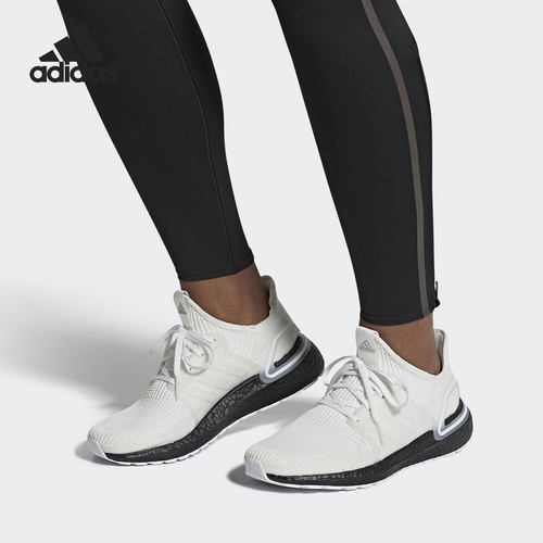 阿迪达斯UltraBOOST男女跑步鞋