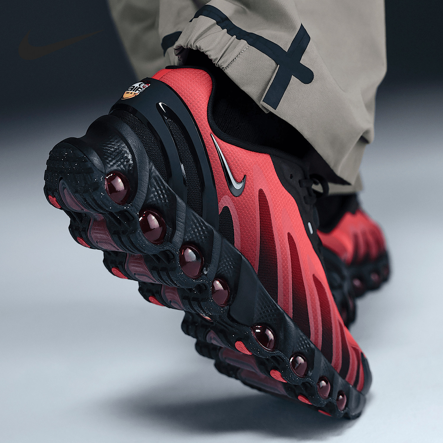 Nike/耐克官方正品AIR MAX DN8男士缓震耐磨低帮跑步鞋FQ7860-008图片