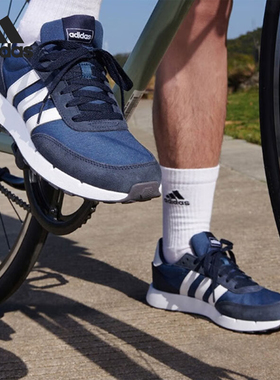 Adidas/阿迪达斯官方正品当季新款男女运动缓震复古跑步鞋JS3022