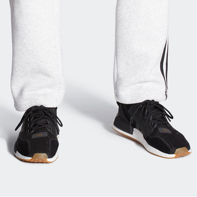 阿迪达斯NMDR1.V2男女跑步鞋