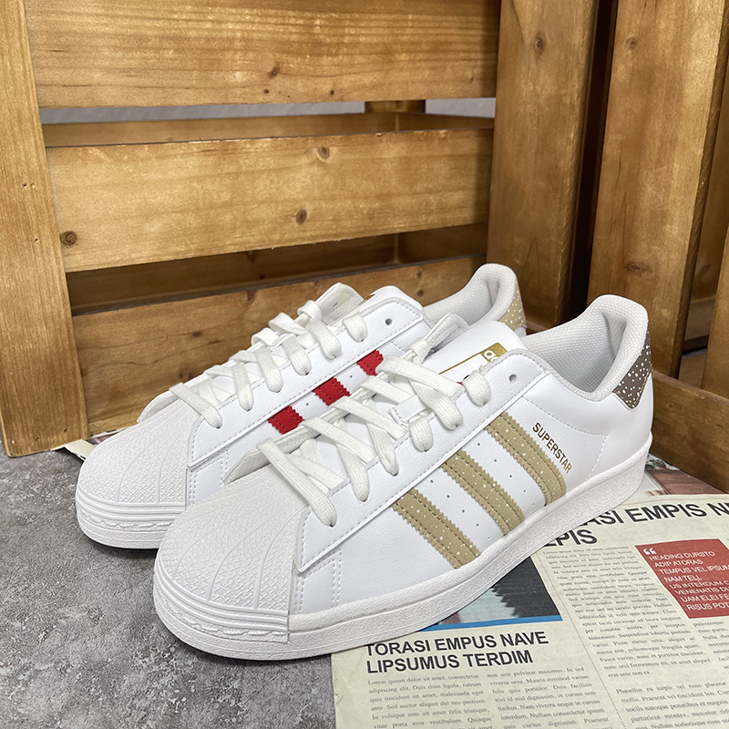 阿迪达斯三叶草男女运动休闲鞋