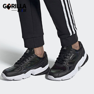 阿迪达斯低帮运动男女休闲鞋正品