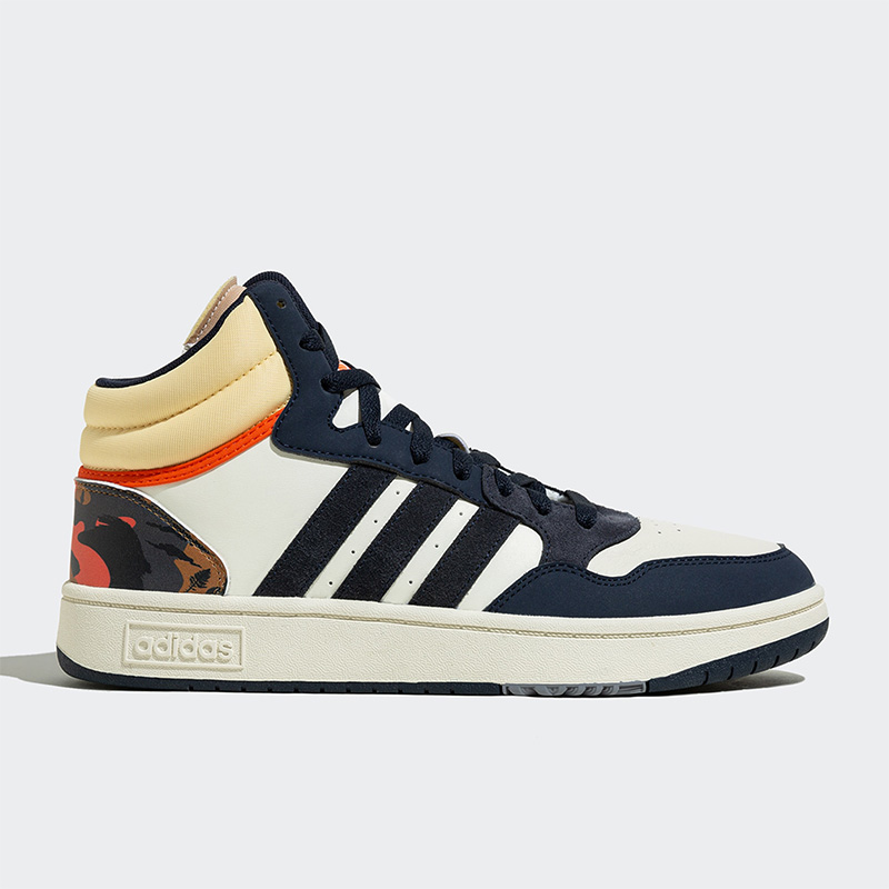 阿迪达斯男女款运动板鞋