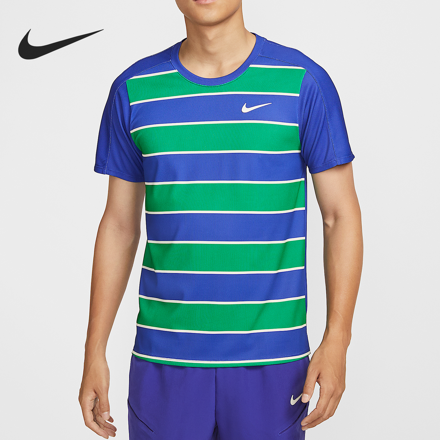 耐克男士轻盈透气时尚上衣